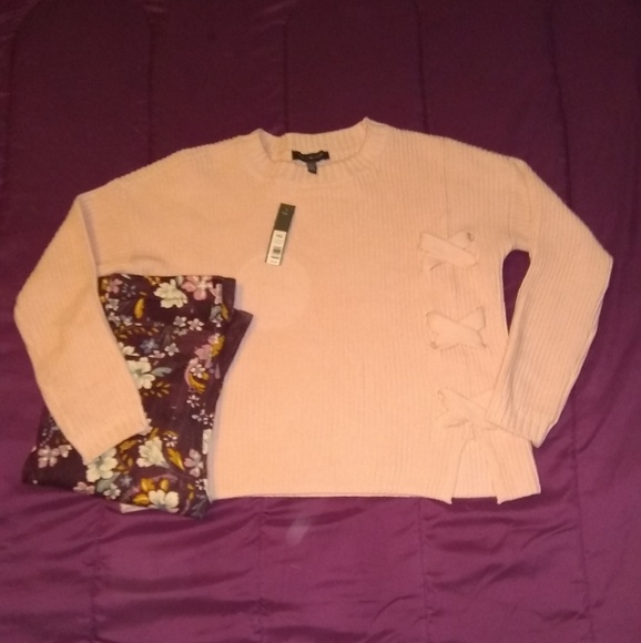 NWT The Limited Pale Pink Semi-Cropped Sweater - Picture 8 of 8